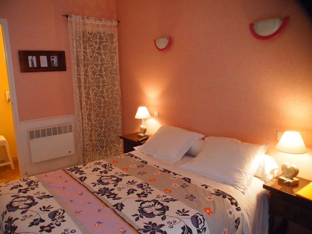 Hotel Emma Calve Millau Oda fotoğraf