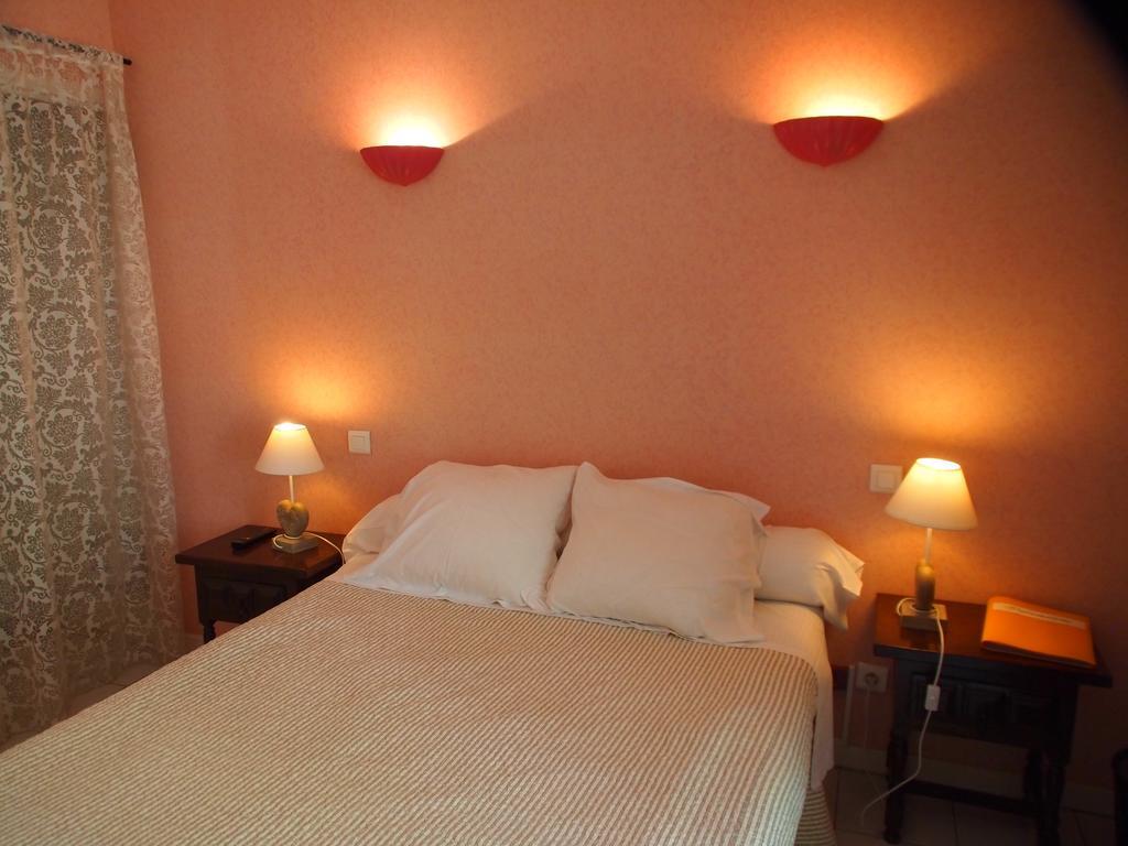 Hotel Emma Calve Millau Oda fotoğraf