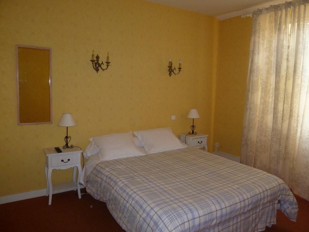 Hotel Emma Calve Millau Oda fotoğraf